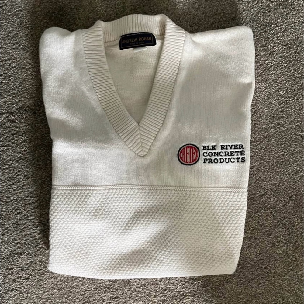 2/$15 Andrew Rohan Cream Sweater